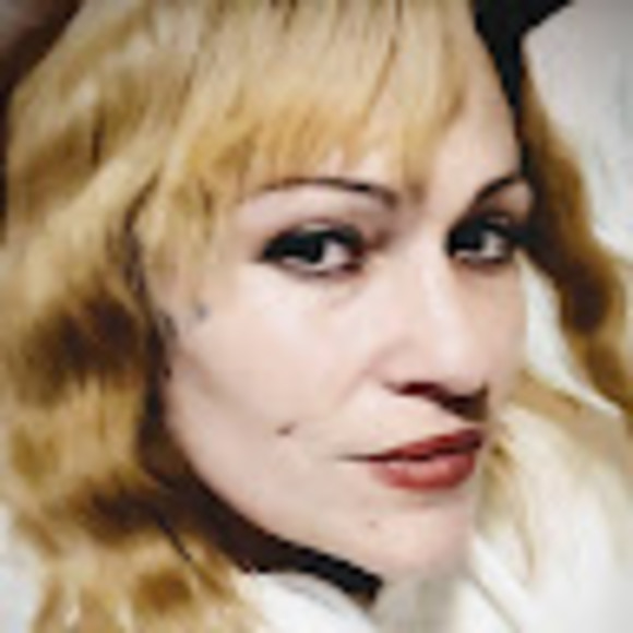 Meet your Posher, Kat - Picture 1 of 1